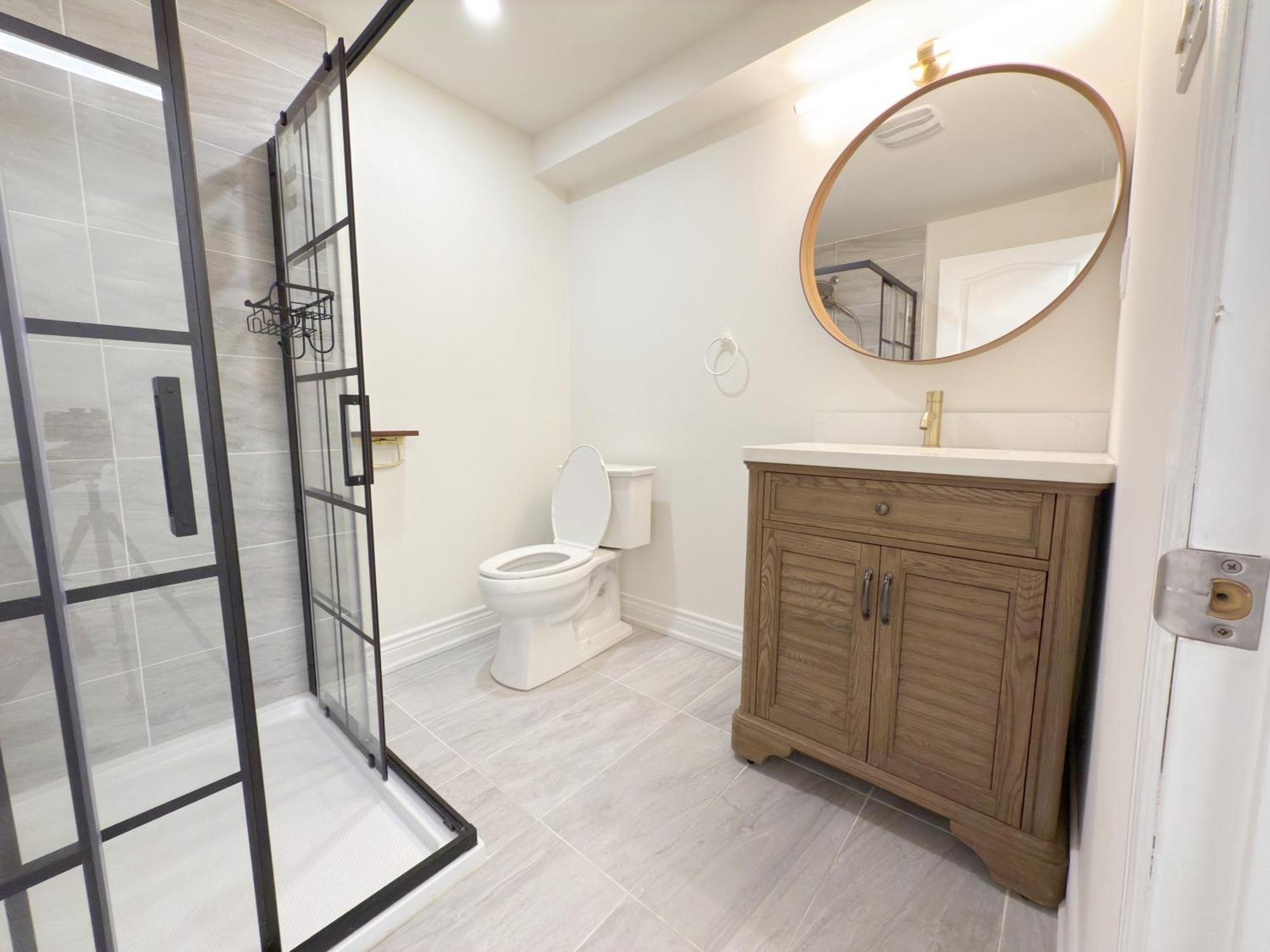 Cozy Room With Private Bath Near Don Mills Subway 토론토 외부 사진